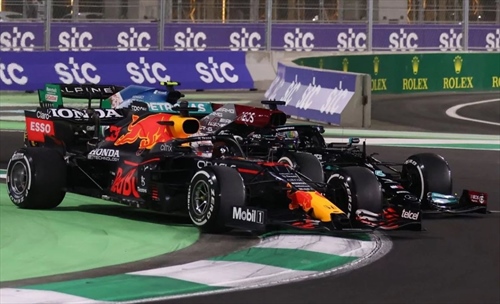 Quando Verstappen meritava la squalifica con bandiera nera: GP Arabia Saudita 2021 - Quando Verstappen meritava la squalifica con bandiera nera: GP Arabia Saudita 2021