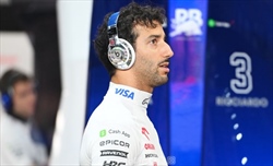Marko avverte Ricciardo: «Deve inventarsi qualcosa, altrimenti...» - RB, Ricciardo in difficoltà. Marko: «Deve inventarsi qualcosa»