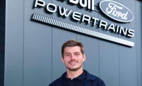 Verstappen visita la Red Bull Powertrains. Hodgkinson: «È rimasto colpito» - red