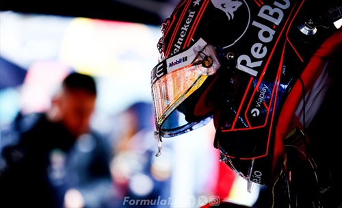 Red Bull carica per l'Ungheria: Verstappen e Tsunoda puntano in alto  - Red Bull carica per l'Ungheria: Verstappen e Tsunoda puntano in alto 