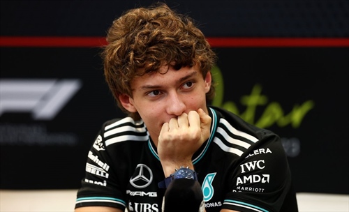 Red Bull chiede scusa: «Antonelli non voleva favorire Norris. È stato un errore» - Red Bull chiede scusa: «Antonelli non voleva favorire Norris. È stato un errore»