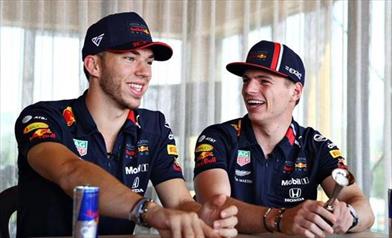 Red Bull competitiva in un pazzo venerdì Ungherese - Red Bull competitiva in un pazzo venerdì Ungherese