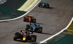Red Bull, Ferrari e Mercedes sempre al top. Lowe ha una sua teoria: «Certe cose non vanno via»