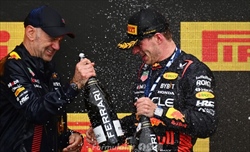Red Bull, il castello «sta crollando». Schumacher: «Vergognoso e triste» permettere che accada - Red Bull, il castello «sta crollando». Schumacher: «Vergognoso e triste» permettere che accada