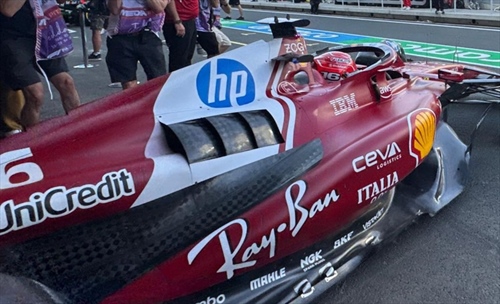 Red Bull, il cofano attillato lascia intravedere la power unit. McLaren la più estrema - Red Bull, il cofano attillato lascia intravedere la power unit. McLaren la più estrema