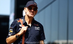 Red Bull, Newey corteggiato da Ferrari ed Aston Martin. Parla Marko: «È molto richiesto»