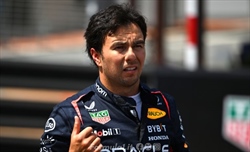 Red Bull, Perez deluso: «E' stato un incidente pazzesco. Magnussen? Aveva due scelte» - Red Bull, Perez deluso: «E' stato un incidente pazzesco. Magnussen? Aveva due scelte»