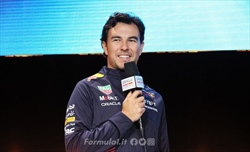 Red Bull, Perez scansa la pressione di Ricciardo: «Averlo qui è irrilevante» - Red Bull, Perez scansa la pressione di Ricciardo: «Averlo qui è irrilevante»