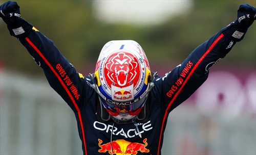 La Red Bull rinasce e Verstappen spaventa la McLaren - Red Bull rinasce, McLaren sotto pressione: Verstappen in lizza per il mondiale?