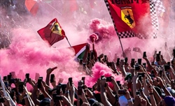 Red Bull rinnova Perez. E i ferraristi si scatenano sui social: «Titoli assicurati dal 2024 al 2026»