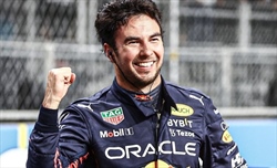 Red Bull rinnova Perez. E i ferraristi si scatenano sui social: «Adesso prendete Binotto» - Red Bull rinnova Perez. E i ferraristi si scatenano sui social: «Titoli assicurati dal 2024 al 2026»
