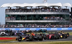 Restart dopo bandiera rossa, Horner: «Max ha perso posizioni. Forse dovremmo discuterne» - Restart dopo bandiera rossa, Horner: «Max ha perso posizioni. Forse dovremmo discuterne»