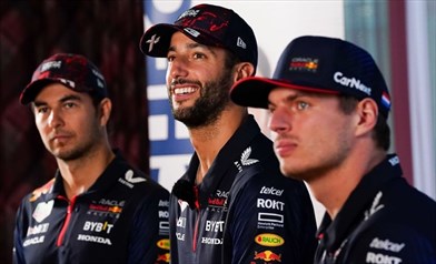 Ricciardo commenta la possibile sostituzione di Perez: «Contatti con Red Bull? Questo è tutto...»