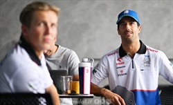 Ricciardo o Lawson: chi sostituirà Pérez in Red Bull? Lo deciderà... un test - Ricciardo o Lawson: chi sostituirà Pérez in Red Bull? Lo deciderà... un test