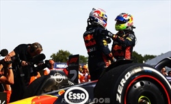 Rosberg: «Batterei Verstappen a parità di auto? Con Hamilton ci sono riuscito...» - Rosberg: «Batterei Verstappen a parità di auto? Con Hamilton ci sono riuscito...»