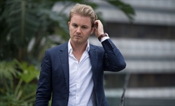 Rosberg e la maledizione dei selfie: «Un selfie con Max? Non sarebbe bello farlo ma...»