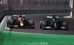 Rosberg incolpa Hamilton per le voci sul ritiro di Max: «Tutto iniziato dopo il mondiale '21» - Rosberg incolpa Hamilton per le voci sul ritiro di Max: «Tutto iniziato dopo il mondiale 21'»