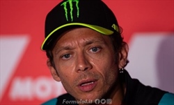 Il paragone di Valentino Rossi: Hamilton e Rosberg come me e Lorenzo - Rossi: