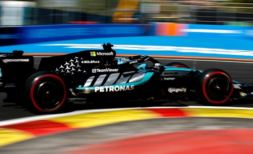 Russell aveva la pole in mano: il surriscaldamento delle gomme lo tradisce - Russell aveva la pole in mano: il surriscaldamento delle gomme lo tradisce