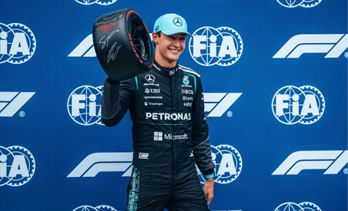 Russell conquista la pole position, ma avverte: «C'è incertezza per domani»