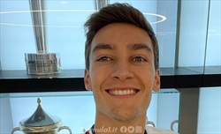 Russell fa il suo ingresso a Brixworth in veste di pilota ufficiale