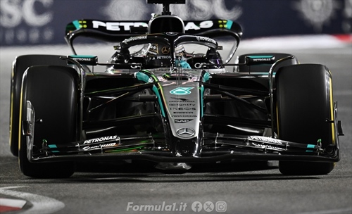 Russell frena gli entusiasmi: «Manteniamo i piedi per terra»  - Russell frena gli entusiasmi: la Mercedes tra realtà e illusioni a Las Vegas