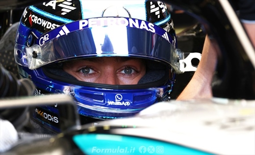 Russell lancia la sfida per la rimonta: «Devo superare in curva 1»