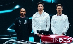 Russell non pensa a Hamilton: Da lui mi aspetto cooperazione, non possiamo essere ingenui