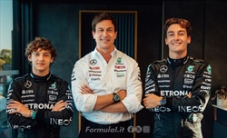 Russell non sottovaluta Antonelli: «Se ha la velocità sarà veloce, la F1 è semplice» - Russell non sottovaluta Antonelli: «Se ha la velocità sarà veloce, la F1 è semplice»