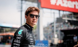 Russell preoccupato dopo i test gomme. Pirelli: «Devi cambiare il tuo stile di guida»