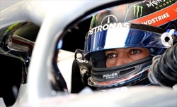 Russell tra i migliori, ma Mercedes non convince. Hamilton: Siamo lontani da Red Bull e Ferrari - Russell tra i migliori, ma Mercedes non convince. Hamilton: Siamo lontani da Red Bull e Ferrari