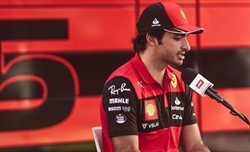 Sainz intrigato dal venerdì della Rossa: Buona base per le qualifiche - Sainz