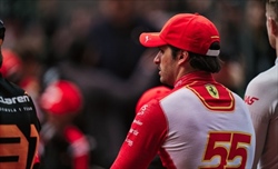 Sainz apre al futuro: «Sto valutando l'opzione migliore»