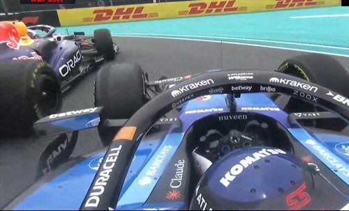 Sainz attacca il comportamento di Verstappen: «Crede di poter fare ciò che vuole» - Sainz attacca il comportamento di Verstappen: «Crede di poter fare ciò che vuole»