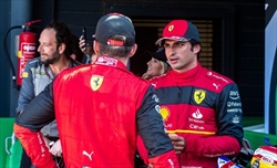 Sainz: «Con i giusti riferimenti avrei insidiato la pole. Domani ci saranno delle opportunità»