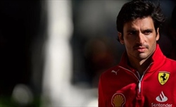 Sainz convocato dai commissari FIA: violate le note del direttore di gara