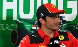 Sainz: «La Ferrari deve risolvere problemi più grandi del mio rinnovo» - Sainz dichiara: «La Ferrari deve risolvere problemi più grandi del mio rinnovo»