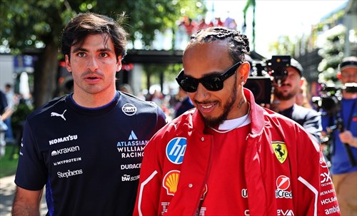 Sainz: «Difficoltà di Hamilton in Ferrari? Non sono sorpreso, inevitabile»