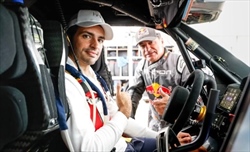 Sainz e il sogno Dakar. Poi su Ferrari e Vasseur: «L'anno giusto per noi? Ho visto la nuova macchina e...» - Sainz e il sogno Dakar. Poi su Ferrari e Vasseur: «L'anno giusto per noi? ho visto la nuova macchina e...»