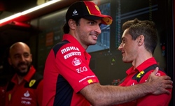 Sainz e le ambizioni Ferrari: «Vogliamo essere più competitivi» - Sainz e le prime impressioni sulla SF-24: « »