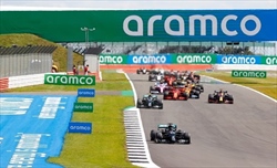 Sainz ed Hamilton scettici sulla sprint race: sarà un trenino - Sainz ed Hamilton scettici sulla sprint race: sarà un trenino