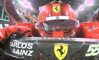 Sainz ferrarista dentro. Ecco l'emozionante team radio: «Forza Ferrari, è stato un piacere»
