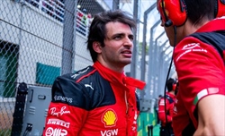 Sainz furioso con la Ferrari: «Non riusciamo a risolvere il problema»