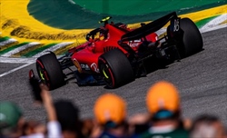 Sainz furioso con la Ferrari: «Non siamo riusciti a risolvere il problema» - Sainz furioso con la Ferrari: «Non riusciamo a risolvere il problema»