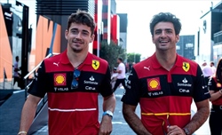 Sainz grande uomo squadra: «Ricevute tante critiche ultimamente... Che risposta che abbiamo dato»