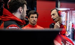 Sainz ha corso con 100 punti di carico aerodinamico in meno: «Speravamo in una bandiera