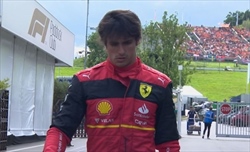 Sainz: «Il ritiro rappresenta la storia della mia stagione. Doppietta facile senza il problema» - Sainz: «Il ritiro rappresenta la storia della mia stagione. Doppietta facile senza il problema»