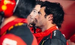 Sainz: «In Ferrari corri per un Paese intero. Nel 2024 c'è il potenziale per vincere» - Sainz: «In Ferrari corri per un Paese intero. Nel 2024 c'è il potenziale per vincere»
