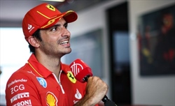 Sainz: «Opzione migliore per il 2025? Vorrei una macchina per il titolo»