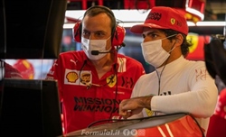 Sainz: Outsider? Non presto attenzione a chi non conosce lo sport. F1-75? Più reattiva della SF21